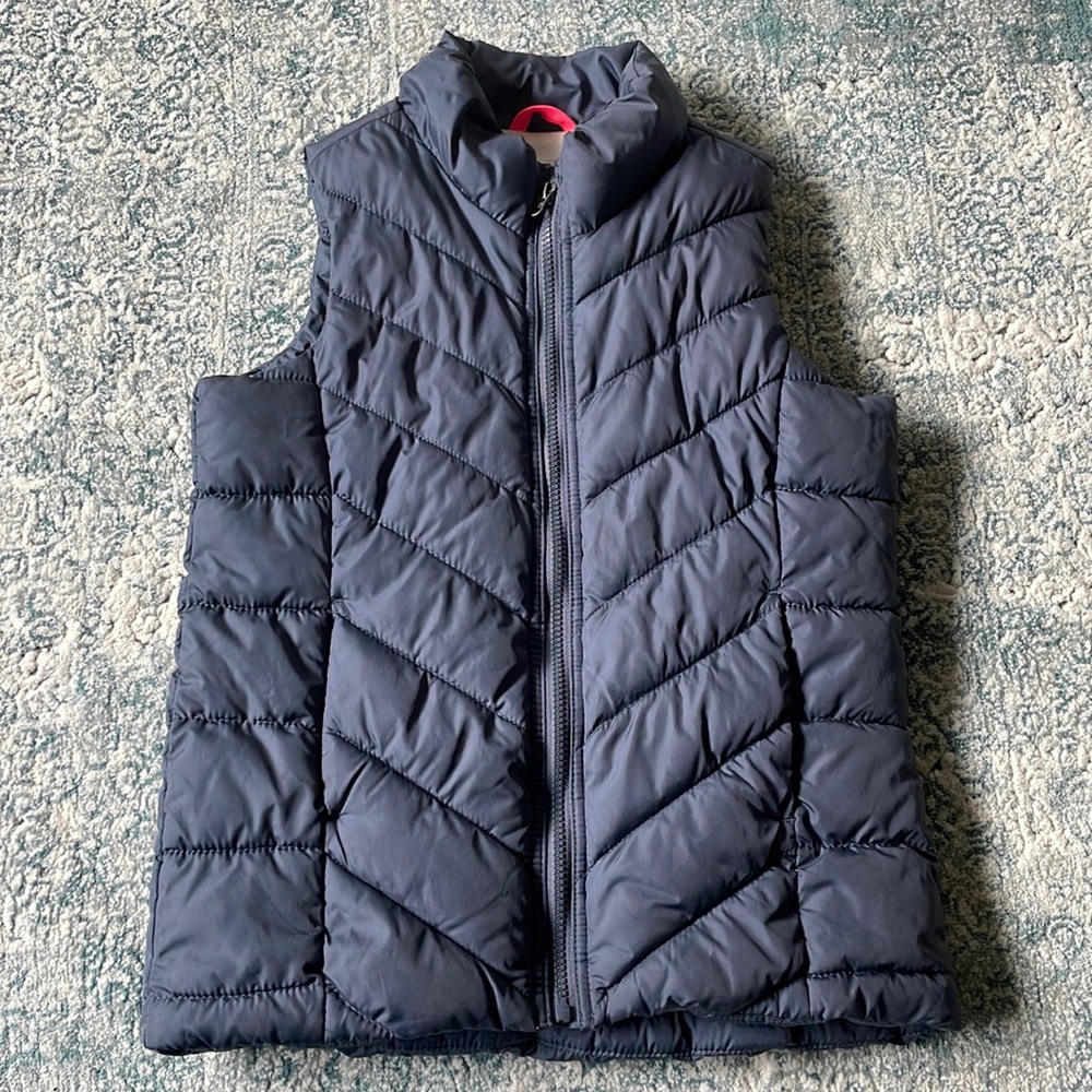 Old Navy girls puffer vest dark gray size Large (10-12). EUC